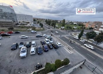 Vista - Magazzino piazza Enrico Martini, Roma (zona Mezzocammino) - foto 9
