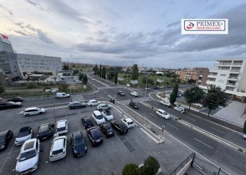 Vista - Magazzino piazza Enrico Martini, Roma (zona Mezzocammino) - foto 10