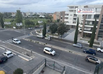 Vista - Magazzino piazza Enrico Martini, Roma (zona Mezzocammino) - foto 12