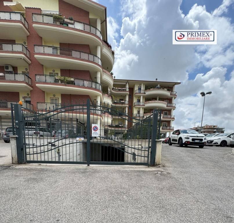 Facciata - Magazzino piazza Enrico Martini, Roma (zona Mezzocammino) - foto 2