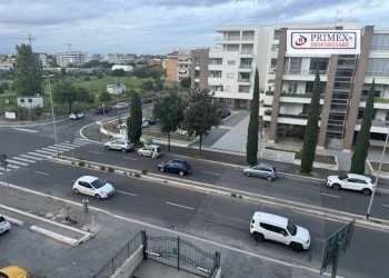 Vista - Magazzino piazza Enrico Martini, Roma (zona Mezzocammino) - foto 7