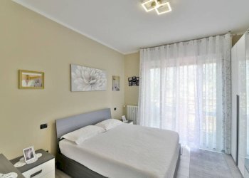 Camera da letto - Quadrilocale via Provinciale, 63, Dolzago - foto 9