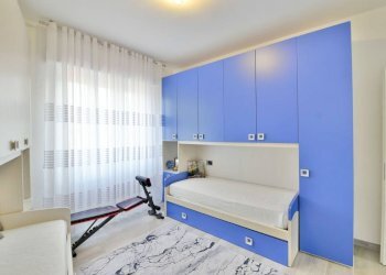 Camera da letto - Four-room apartment via Provinciale, 63, Dolzago - photo 17