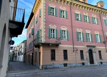 Facciata - Bilocale via Santa Croce, 8, Cuneo (zona Centro) - foto 1