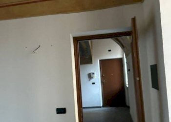 Corridoio - Bilocale via Santa Croce, 8, Cuneo (zona Centro) - foto 9