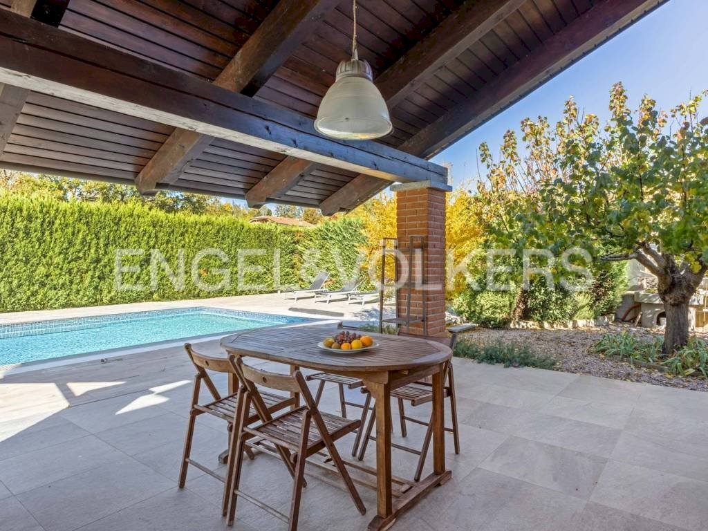 Piscina - Villa Località Vallebenedetta, Asti - foto 2