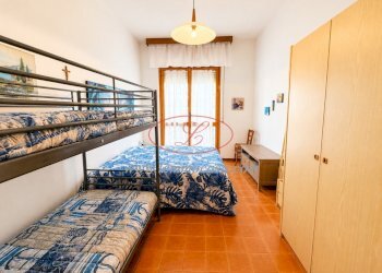 camera da letto - Bilocale Via Raffaello Sanzio, Diano Marina - foto 8