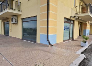 9ff3f8e2-4204-46d8-a9c6-80e808488671.jpg - Locale Commerciale Via Ferdinando Galliani 41B, Altino - foto 1