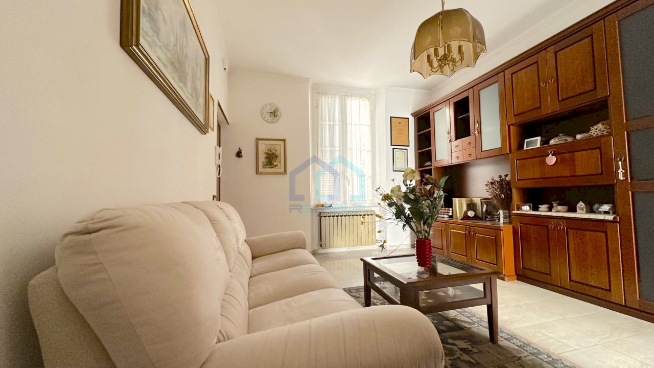 soggiorno - Appartamento Via Piave 25, Savona - foto 3