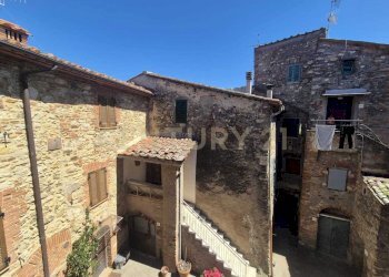 vista finestra soggiorno 2.jpeg - Trilocale Piazza Porta Conti 23, Civitella Paganico - foto 23