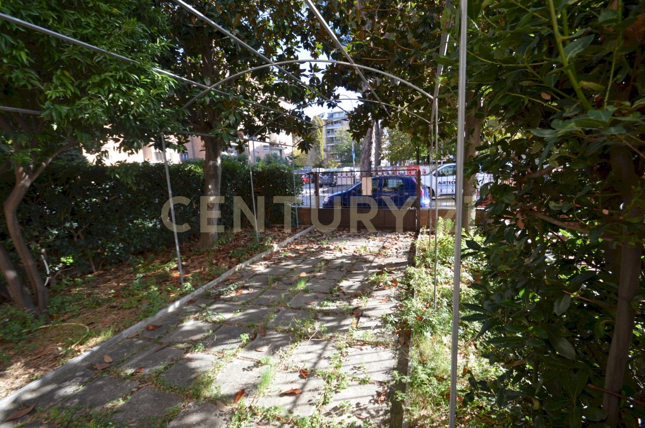 DSC_0048.JPG - Ufficio VIA ADAMELLO 70B, Grosseto - foto 2