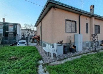 Villa via Fontanile dei Frati, frazione Seggiano, Pioltello - foto 28