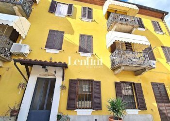 Facciata - Stabile - Palazzo vicolo Sant'Ambrogio, Valenza - foto 5