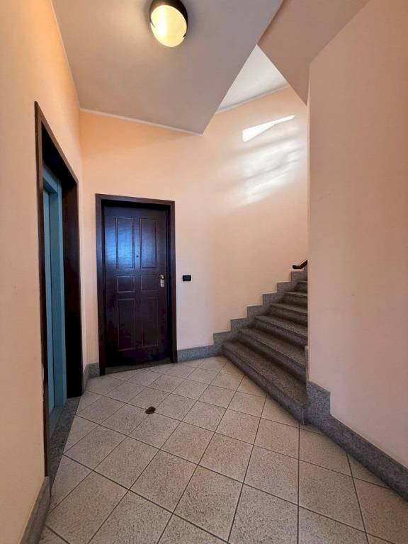 Interno palazzo - Quadrilocale viale Eloisia Barbaroux, 43, Carmagnola - foto 3
