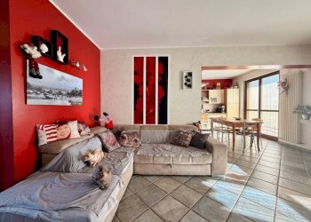 Salone - Quadrilocale viale Eloisia Barbaroux, 43, Carmagnola - foto 5