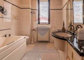 Bagno - Villa Via Mario Greppi
 
17, Buccinasco - foto 14