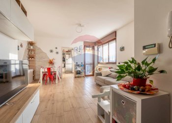 Sala da pranzo - Trilocale via Casorezzo
 
54, Parabiago - foto 6