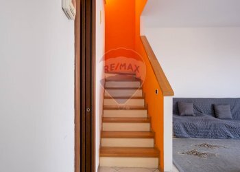 Scale - Trilocale CASCINA VALDARENNE
 
10, Vanzago - foto 12