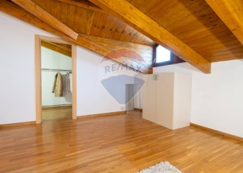 Stanza vuota - Trilocale CASCINA VALDARENNE
 
10, Vanzago - foto 17