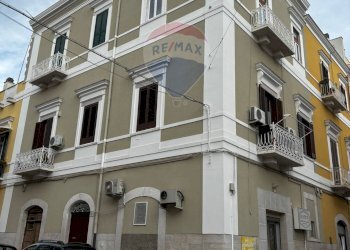 Edificio all\'aperto - Monolocale Via Simone De Brado
 
67, Trani - foto 2