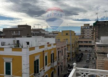 Balcone - Monolocale Via Simone De Brado
 
67, Trani - foto 6