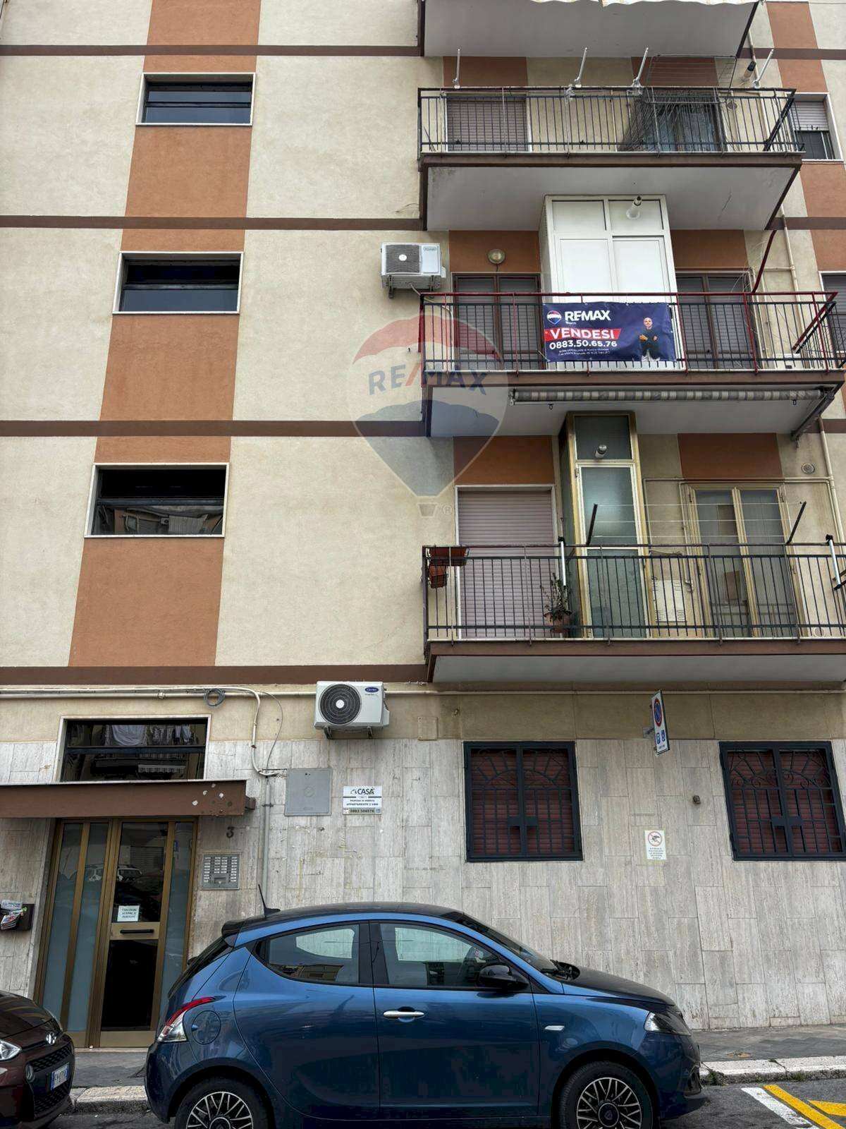 Edificio all\'aperto - Trilocale Piazzetta Matteo Renato Imbriani
3, Trani - foto 2