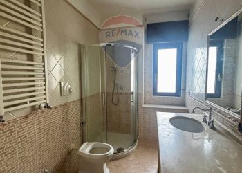 Bagno - Trilocale Piazzetta Matteo Renato Imbriani
 
3, Trani - foto 23