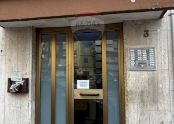 Edificio all\'aperto - Trilocale Piazzetta Matteo Renato Imbriani
 
3, Trani - foto 6