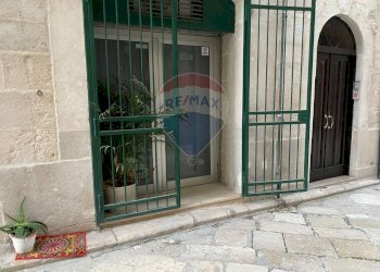 Edificio all\'aperto - Bilocale Via Cambio
 
62, Trani - foto 3