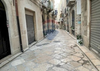 Edificio all\'aperto - Bilocale Via Cambio
 
62, Trani - foto 6