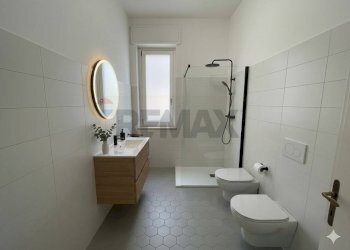 Bagno - Trilocale Via Generale Badoglio
 
65, Trani - foto 12