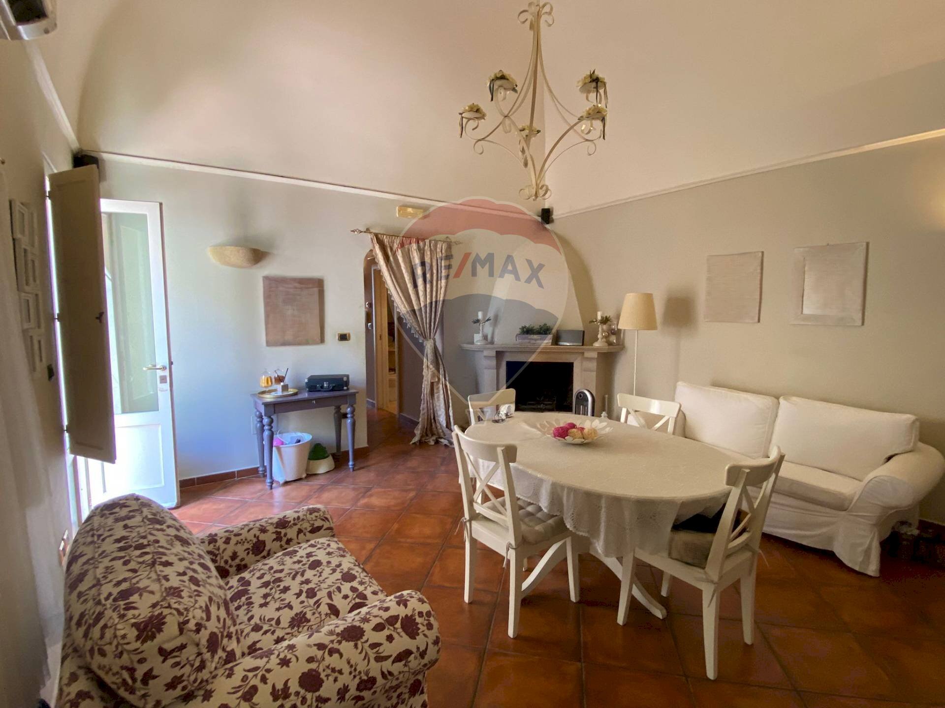 Sala da pranzo - Trilocale Via Mario Pagano
 
83, Trani - foto 1