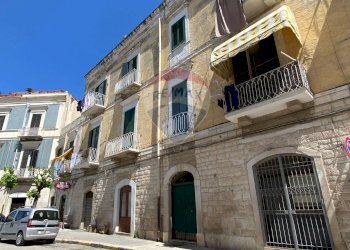 Edificio all\'aperto - Trilocale Via Mario Pagano
 
83, Trani - foto 1