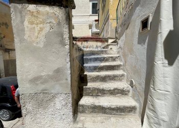 Scale - Trilocale Via Romito
 
50, Trani - foto 5