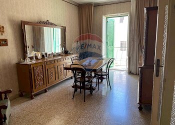 Sala da pranzo - Trilocale Via Romito
 
50, Trani - foto 12