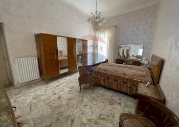 Camera / camera da letto - Trilocale Via Romito
 
50, Trani - foto 26