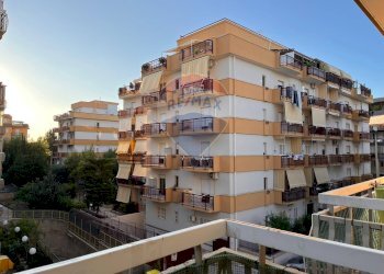 Edificio all\'aperto - Trilocale Via Antonio Gramsci
 
113, Trani - foto 3