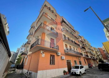 Edificio all\'aperto - Quadrilocale Via Rovereto
 
12, Trani - foto 1