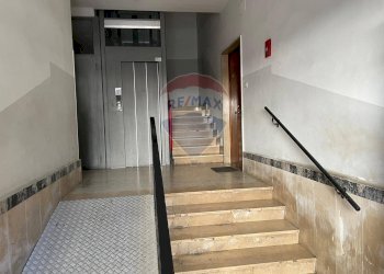 Ricezione / Lobby - Quadrilocale Via Rovereto
 
12, Trani - foto 4