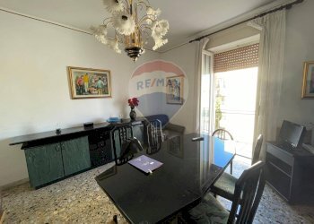 Sala da pranzo - Quadrilocale Via Rovereto
 
12, Trani - foto 12