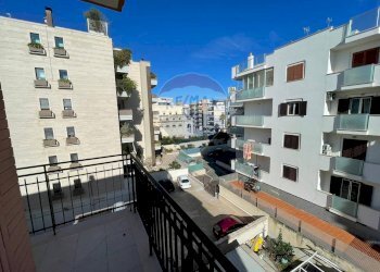 Balcone - Quadrilocale Via Rovereto
 
12, Trani - foto 31