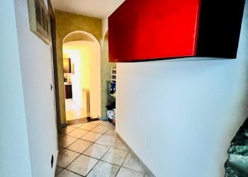 corridoio - Trilocale Piazza, Andora - foto 9