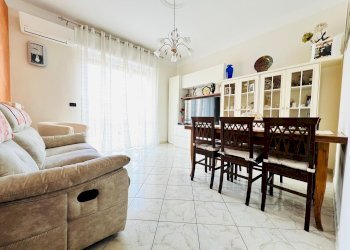 soggiorno - Trilocale Ludovico Giordano
 
6, Imperia - foto 2