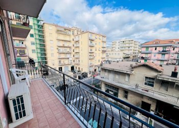 terrazzo - Trilocale Ludovico Giordano
 
6, Imperia - foto 5