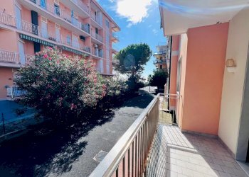 terrazzo - Trilocale degli Aranci
 
9, San Bartolomeo al Mare - foto 14