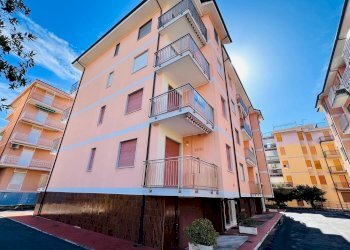 vista - Trilocale degli Aranci
 
9, San Bartolomeo al Mare - foto 26