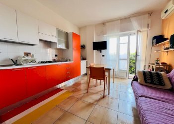 soggiorno - Bilocale Cristoforo Colombo
 
60, San Bartolomeo al Mare - foto 3