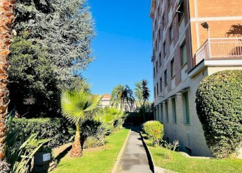 giardino - One-room apartment Aurelia
 
84, San Bartolomeo al Mare - photo 15