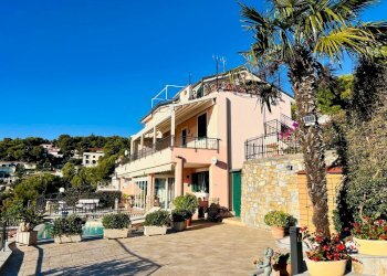 facciata - Trilocale Soprana
 
2A, Andora - foto 19