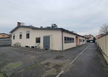 20251205_113157 - Locale Commerciale strada provinciale Strada Provinciale 415 Paullese, 19, Madignano - foto 1